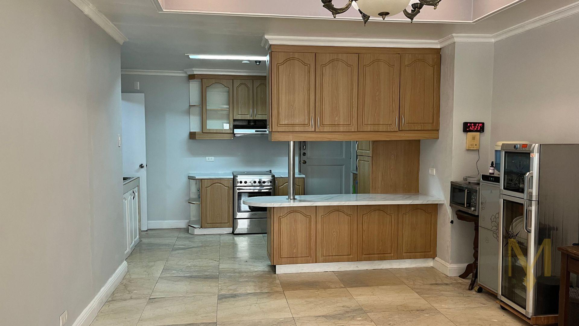5-Bedroom Corner Unit at AIC Gold Tower, Ortigas Center - Image 3